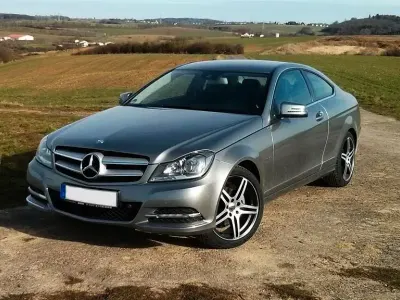 Gebraucht Mercedes C180 156 PS (114 kW) 2011 Silber Coupé