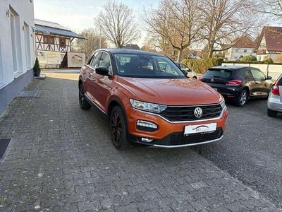 Second-hand VW T-Roc Style 116 CP (85 kW) 2018 Portocaliu SUV
