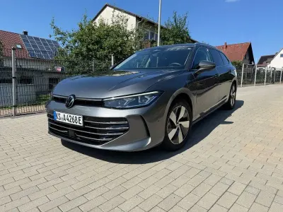 Gebraucht VW Passat Elegance 204 PS (150 kW) 2025 Grau Kombi