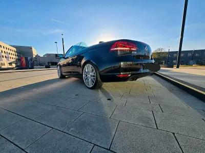 Gebraucht VW Eos 120 PS (88 kW) 2012 Blau Cabrio