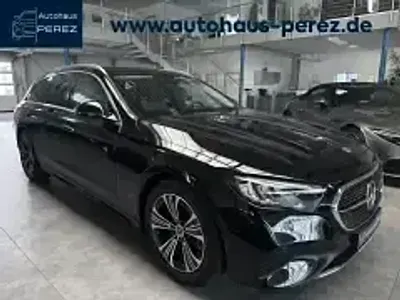 Gebraucht Mercedes E200 Avantgarde 227 PS (166 kW) 2024 Schwarz Kombi