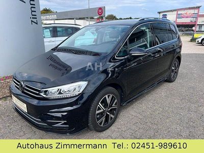 Schwarz Gebraucht 2024 VW Touran Highline Van / Kleinbus | 34.900 € (Fairer Preis)