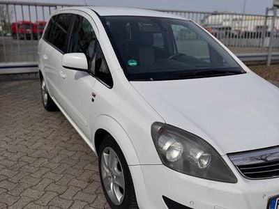 Gebraucht Opel Zafira Edition 150 PS (110 kW) 2011 Weiß Van / Kleinbus