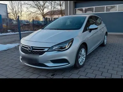 Gebraucht Opel Astra Edition 95 PS (69 kW) 2016 Grau Limousine