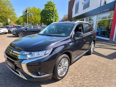 Second-hand Mitsubishi Outlander P-HEV Basis 135 CP (99 kW) 2021 Negru SUV
