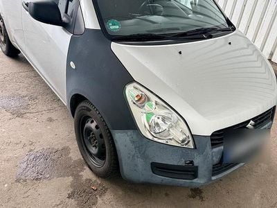 Gebraucht Suzuki Splash 65 PS (47 kW) 2009 Silber Kleinwagen
