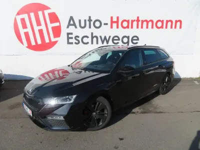 Używany Skoda Octavia RS 200 KM (147 kW) 2023 Czarny Kombi