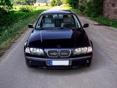 BMW 323