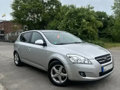 Gebraucht Kia Ceed 109 PS (80 kW) 2008 Grau Kleinwagen