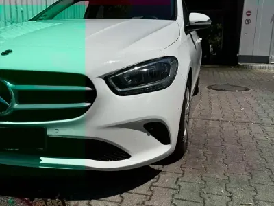 Gebraucht Mercedes B180 136 PS (100 kW) 2022 Weiß Kleinwagen