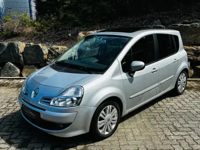 Gebraucht Renault Grand Modus Dynamique 111 PS (81 kW) 2011 Silber Van / Kleinbus
