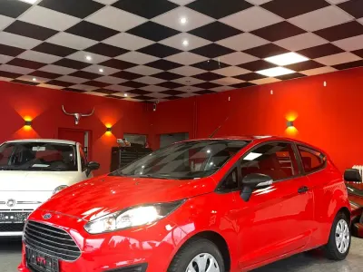 Gebraucht Ford Fiesta 60 PS (44 kW) 2014 Rot Kleinwagen