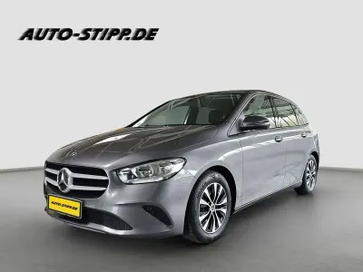 Gebraucht Mercedes B200 150 PS (110 kW) 2020 Mountaingrau  met. Kleinwagen