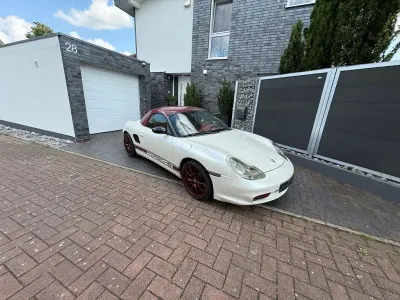 Begagnad Porsche Boxster 228 HK (167 kW) 2004 Vit Cab
