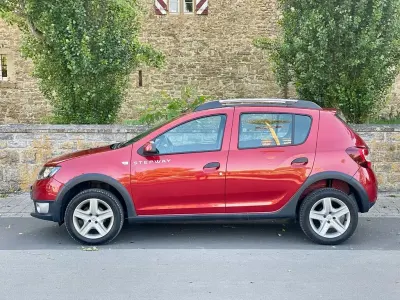 Gebraucht Dacia Sandero Prestige 90 PS (66 kW) 2014 Rot Limousine