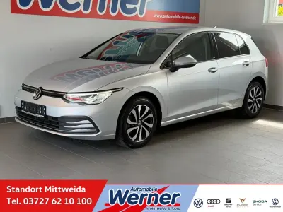 Käytetty VW Golf VIII Active 131 HP (96 kW) 2022 Hopea Sedan