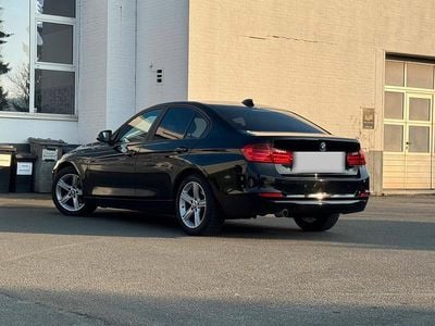 Gebraucht BMW 316 136 PS (100 kW) 2012 Schwarz Limousine
