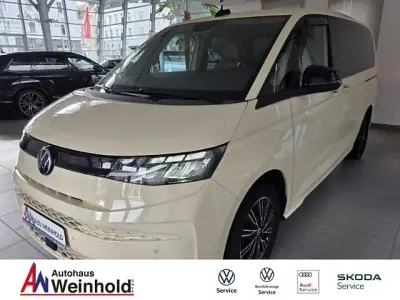 Gebraucht VW Multivan Basis 150 PS (110 kW) 2023 Beige Van / Kleinbus