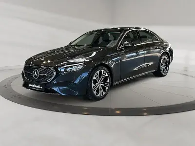 Gebraucht Mercedes E220 Avantgarde 197 PS (144 kW) 2025 Metalliclack graphitgrau Limousine