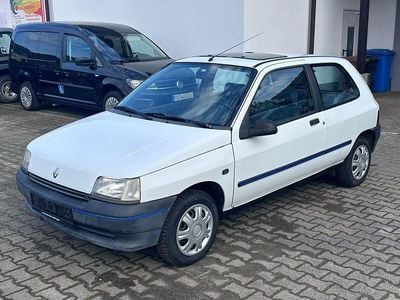 Usado Renault Clio 54 HP (39 kW) 1992 Branco Citadino