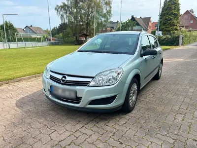 Gebraucht Opel Astra 90 PS (66 kW) 2008 Silber Limousine