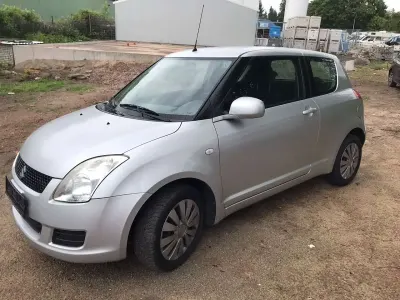 Gebraucht Suzuki Swift Comfort 92 PS (67 kW) 2010 Silber Kleinwagen