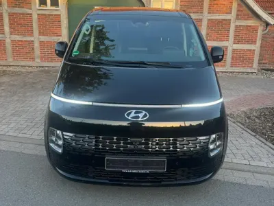 Gebraucht Hyundai Staria 176 PS (129 kW) 2024 Schwarz Van / Kleinbus