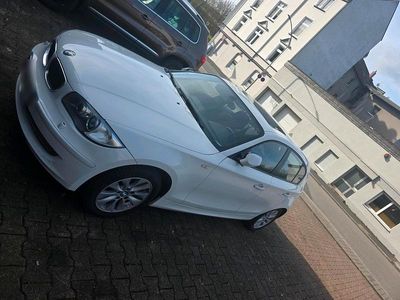 Gebraucht BMW 116 120 PS (88 kW) 2010 Weiß Kleinwagen