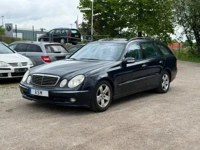 Gebraucht Mercedes E220 149 PS (109 kW) 2005 Blau Kombi