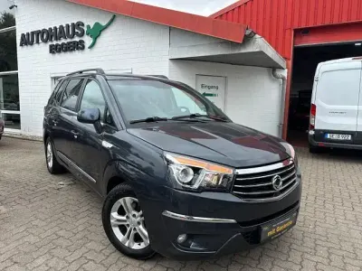 Gebraucht SsangYong Rodius Quartz 178 PS (130 kW) 2017 Grau Van / Kleinbus