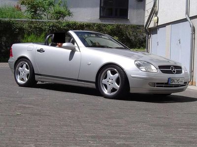 Gebraucht Mercedes SLK230 193 PS (141 kW) 1998 Silber Cabrio