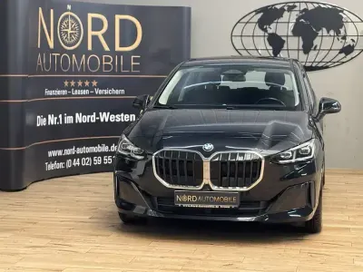 Gebraucht BMW 218 Active Tourer Luxury Line 150 PS (110 kW) 2023 Schwarz Van / Kleinbus