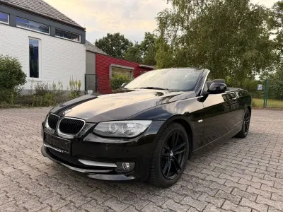 Gebraucht BMW 318 Cabriolet Comfort Edition 143 PS (105 kW) 2013 Schwarz Cabrio