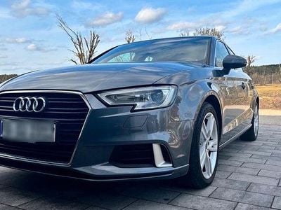 Gebraucht Audi A3 Sport 116 PS (85 kW) 2018 Grau Limousine