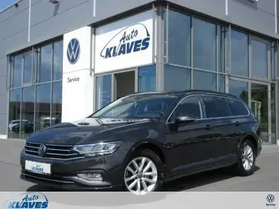 Gebraucht VW Passat 150 PS (110 kW) 2022 Grau Kombi