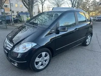 Gebraucht Mercedes A160 95 PS (69 kW) 2012 Schwarz Limousine