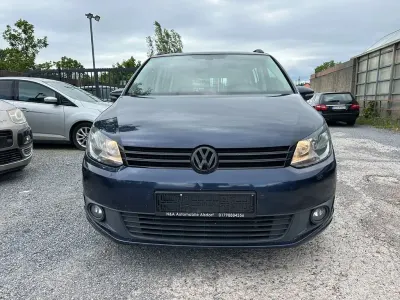Gebraucht VW Touran Trendline 105 PS (77 kW) 2012 Blau Van / Kleinbus