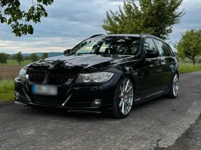 Gebraucht BMW 320 184 PS (135 kW) 2010 Schwarz Kombi