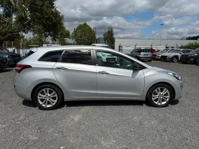 Gebraucht Hyundai i30 Edition 135 PS (99 kW) 2014 Silber Kombi