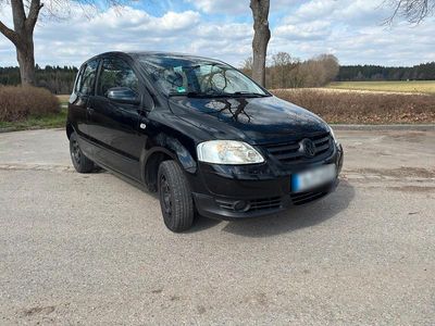 Gebraucht VW Fox 60 PS (44 kW) 2007 Schwarz Kleinwagen