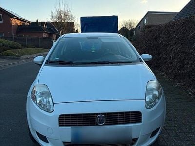 Gebraucht Fiat Punto 60 PS (44 kW) 2009 Weiß Kleinwagen