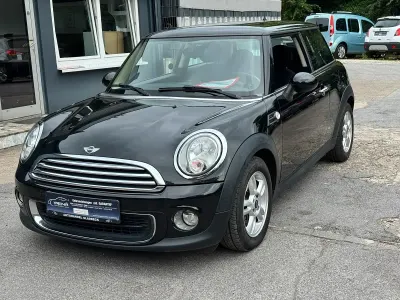 Gebraucht Mini Cooper 75 PS (55 kW) 2013 Schwarz Kleinwagen