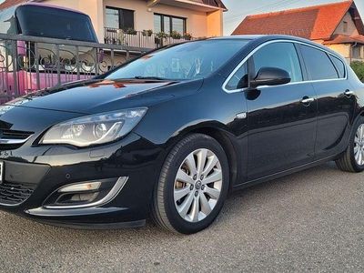 Schwarz Gebraucht 2013 Opel Astra Innovation Limousine | 4.800 € (Fairer Preis)