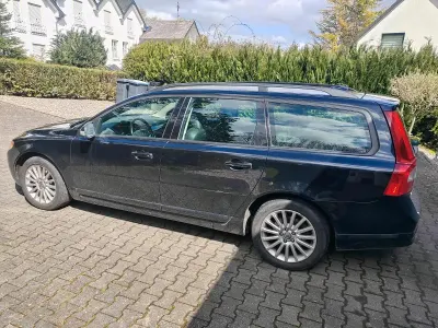 Usata Volvo V70 Momentum 163 CV (119 kW) 2010 Nero Station wagon