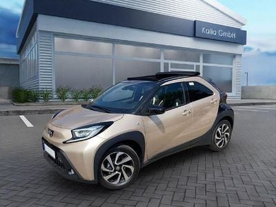 Ginger beige / night sky black Gebraucht 2024 Toyota Aygo X Team SUV | 17.930 € (Etwas zu teuer)