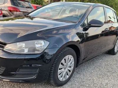 Gebraucht VW Golf VII Trendline 105 PS (77 kW) 2014 Schwarz Limousine