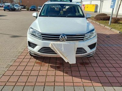Gebraucht VW Touareg 262 PS (192 kW) 2015 Weiß SUV