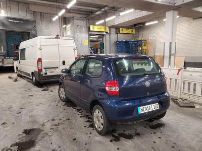 Gebraucht VW Fox 54 PS (39 kW) 2006 Blau Kleinwagen