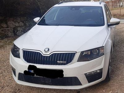 Gebraucht Skoda Octavia RS 184 PS (135 kW) 2015 Weiß Kleinwagen