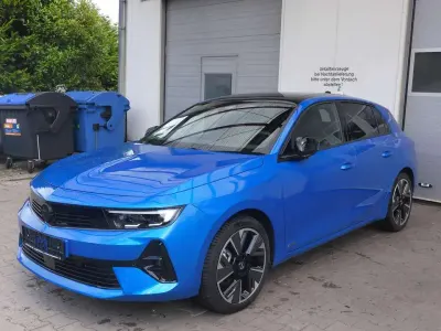 Gebraucht Opel Astra 114 kW (156 PS) 2023 Kobalt blau Kleinwagen
